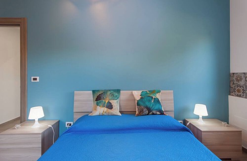 Agnone Bagni Apartment | Casa Smeralda a 200 mt Dal Mare