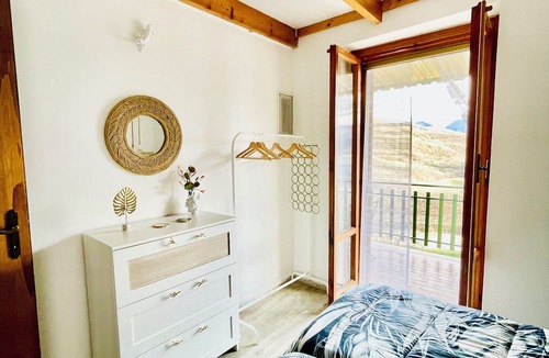 Rocca Sinibalda Apartment | Cosy apartment with picturesque views of Lake Turano and surrounding mountains.