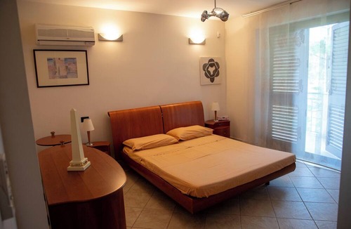 Acquedolci Villa | AMAZING VILLA WITH GARDEN ON THE BEACH