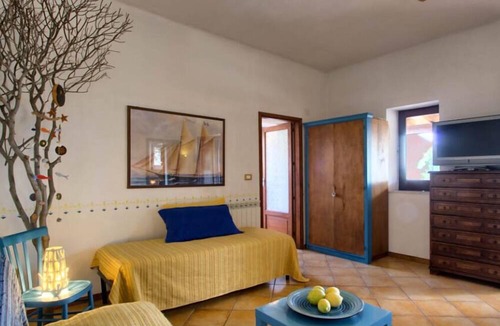 Santa Marina Salina House | House on the beach of Salina - Maestrale