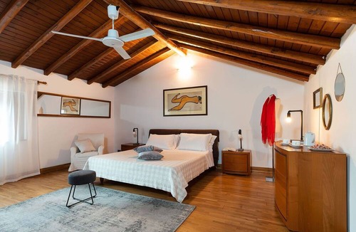 Pedara Villa | Beautiful private villa for 8 people with private pool, WIFI, TV and parking