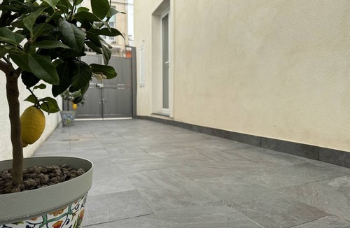 Fiumefreddo di Sicilia Apartment | Detached vacation home on the ground floor with courtyard