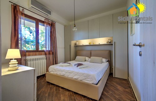 Terrasini Villa | Spacious villa within walking distance of the Cape Rama Nature Reserve