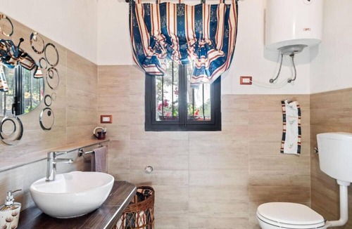 Maniace Villa | Villa "Casa Otaiti" with Mountain View, Private Garden & Wi-Fi