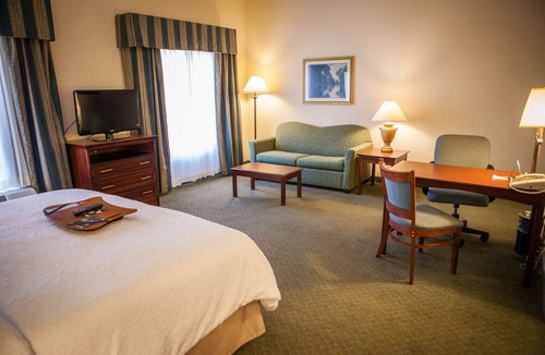 Springfield Hotel | Hampton Inn & Suites Springfield-Southwest