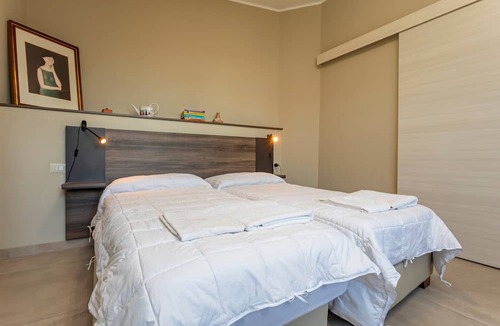 Picanello-Ognina-Barriera-Canalicchio Apartment | Holiday Apartment 'A Casa Nostra' with Terrace, Shared Garden and Wi-Fi