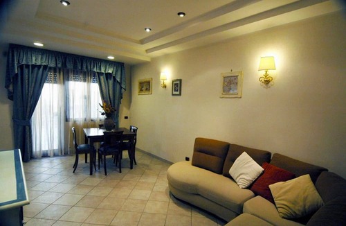 Zona XIX Casal Morena Apartment | Elegant lodging with garden,A/C,high speed Wi-Fi,near Metro Anagnina,Rome suburb