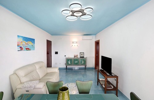 Licola Apartment | Holiday Apartment 'Casa Isabea' with Sea View, 2 Balconies, Garden & Wi-Fi