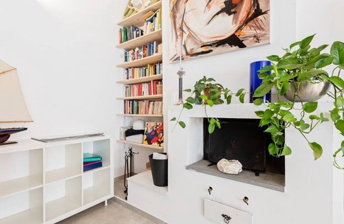 Picanello-Ognina-Barriera-Canalicchio Apartment | GuestHost - Large and bright 90sqm open space, with independent entrance, garden and private parking, located on the ground floor of a villa in the north area of Catania, just 15 minutes by car from the historic center.The apartment is equipped with all