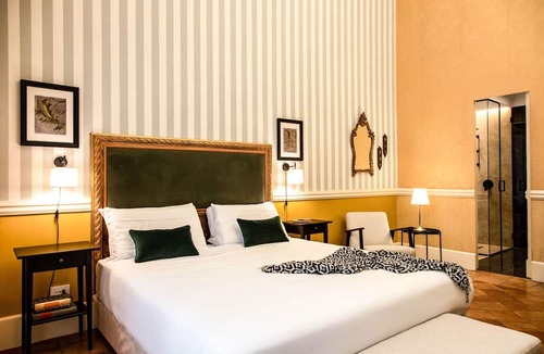 Naples City Centre Apartment | TLS - Luxury Suite Courts