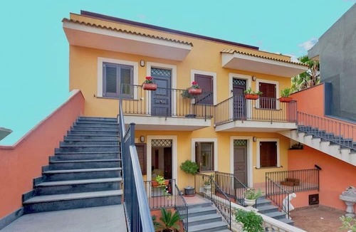 Stazzo Apartment | Etna, Taormina penthouse with kitchen and private bathroom near Taormina, Catania