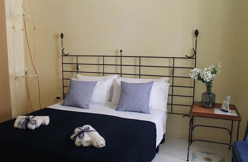 Rione Duomo Apartment | Le Petit Bouganville Guesthouse
