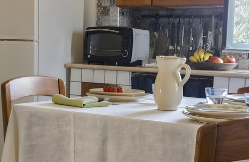 Novoli Apartment | Apartment 'Acanto' with Shared Pool, Wi-Fi and Air Conditioning