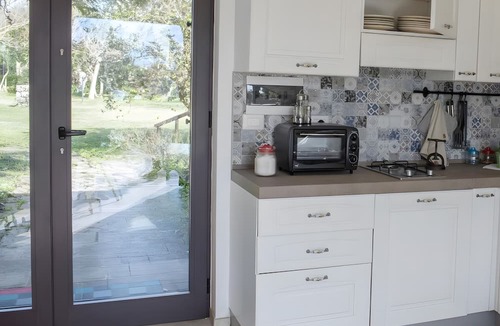 Novoli Apartment | Fata bianca: botanical garden, swimming pool and whirlpool