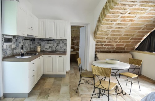 Novoli Apartment | Fata bianca: botanical garden, swimming pool and whirlpool