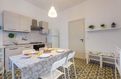 Nave Villa | Villa in Marina Di Ragusa with 5 bedrooms sleeps 10