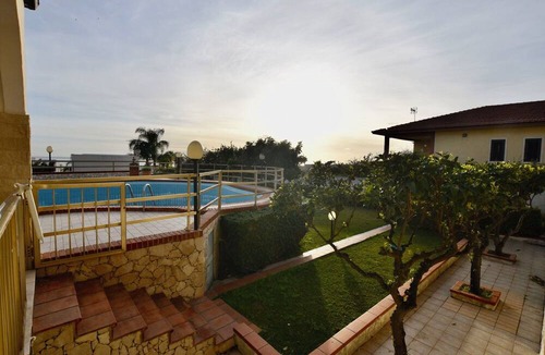 Nave Villa | Villa in Marina Di Ragusa with 5 bedrooms sleeps 10