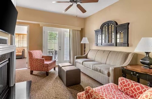 Berkeley Condo | 2 BDRM HISTORIC POWHATAN NEAR BUSCH GARDENS INDOOR OUTDOOR POOLS HOT TUB SPA