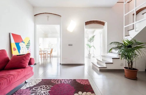 Vecchiano House | Holiday Home 'Tra Lucca, Pisa e Il Mare' with Private Terrace, Wi-Fi and Air Conditioning