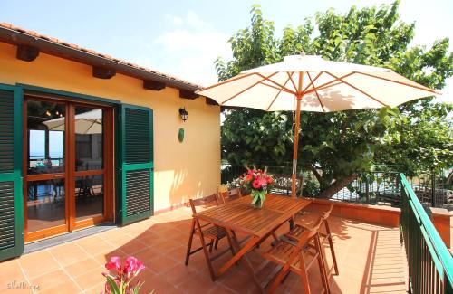 Riva Ligure Apartment | Strada Casai 19 - Appartamento turistico in villa con giardino e posto auto