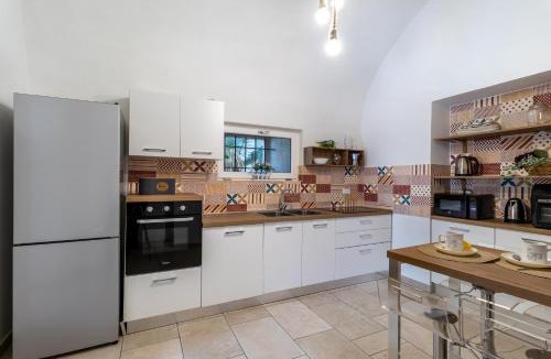 Bisceglie Villa | Blue Coast Luxury Private Villa, Pool, Jacuzzi, Guesthouse