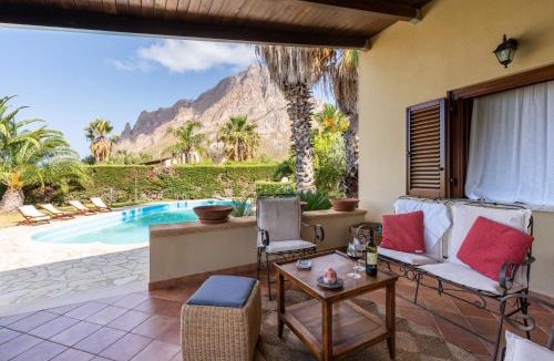 Custonaci Villa | Amazing sunset with swimming pool
