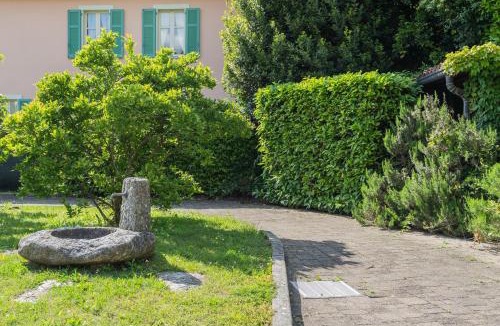 Albate Apartment | Villa Canturina - Private apartment in a villa with exclusive garden and free parking