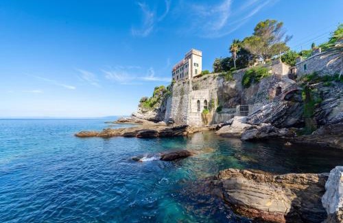 Recco Villa | Wonderful Villa with Sea View Terrace In Mulinetti