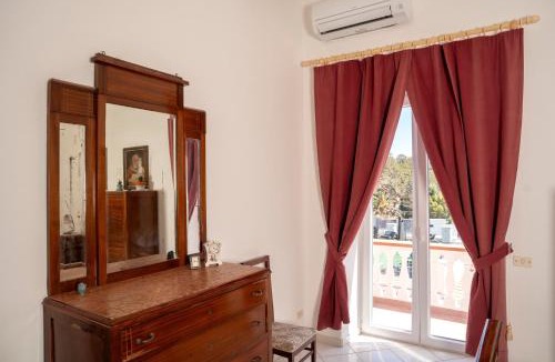 Ischia Porto House | Villa Wanda, On The Port Of Ischia