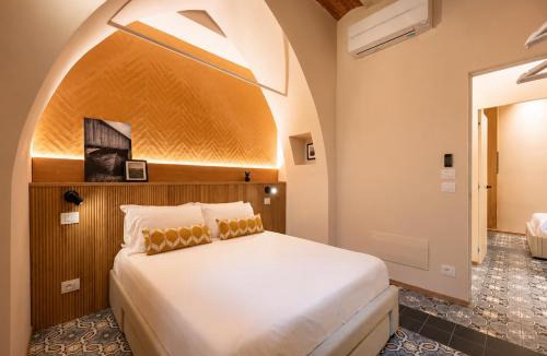 Rapallo Apartment | Charming apartment in historic villa front sea with free parking, near Portofino