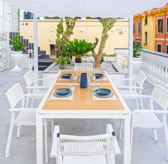 Historical Downtown Salerno Apartment | Casa & Piscina nel centro di Salerno Amalfi Coast
