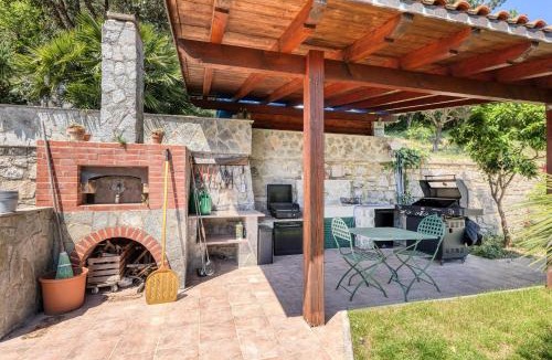 Vigo-Peirano Apartment | Villa Luce del Sol with Pool