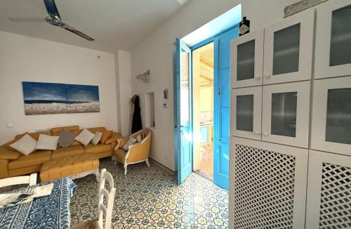Lingua House | Casa Caraedo sulla spiaggia Isola Salina