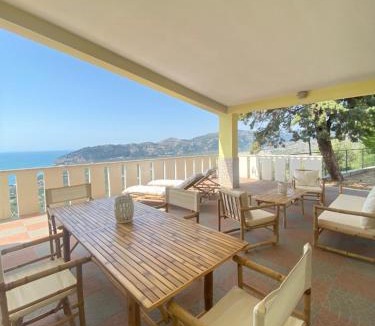 Mattinata Villa | Villa Monte Sacro by Casa Manfredi