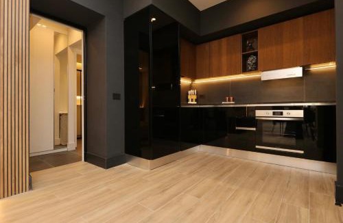 Olbia City Centre Apartment | Garibaldi Suite 3 Renovated 1BR Apartment, Old Town Olbia