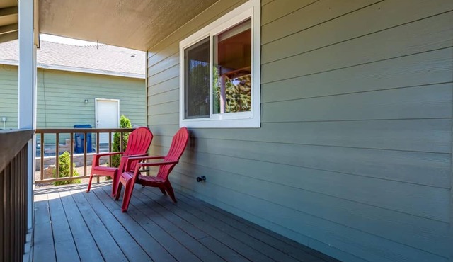 Backyard Oasis 8min to Town Fast Wi-fi in Bend