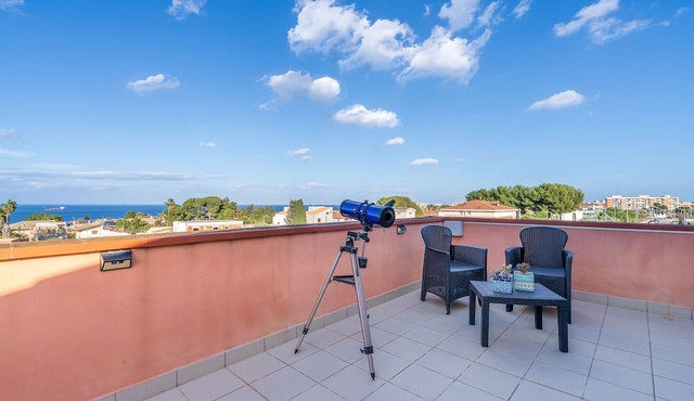Apartment 'Appartamento A Ficu Pala Siracusa' with Sea View, Wi-Fi and Air Conditioning