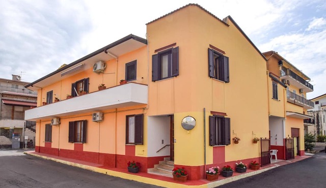 Enjoy a relaxing vacation in this bright and friendly apartment Campora San Giovanni.