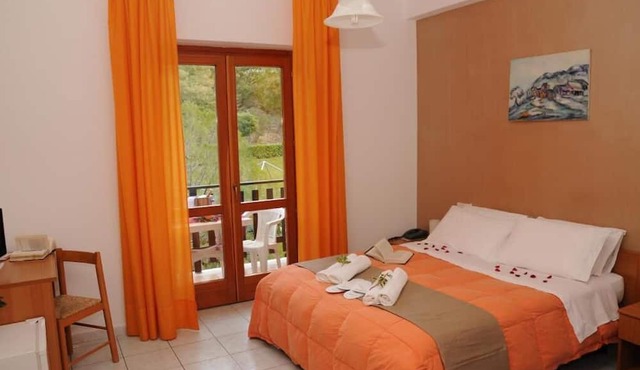 Kiris Hotel