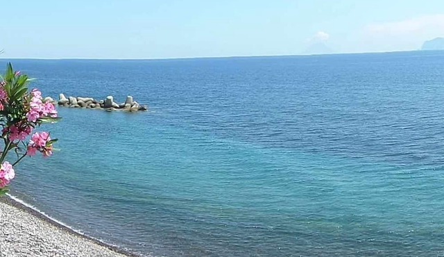 House on the beach of Salina - Maestrale