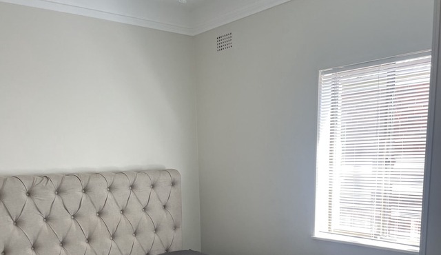 Sunny one bedroom villa in a quite and relaxing area, 20 minutes from CBD in Ashfield