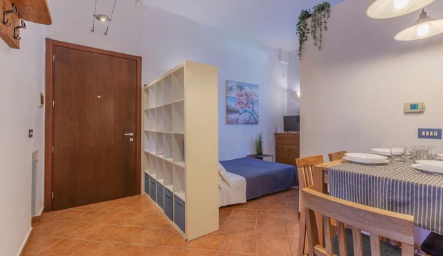 GuestHost - Ferrara Station Essential Apartment w/parking in Ferrara