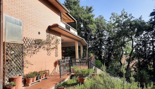 Apartment 'Perugia Mansarda In Villa' with Private Terrace, Shared Garden and Wi-Fi in Perugia