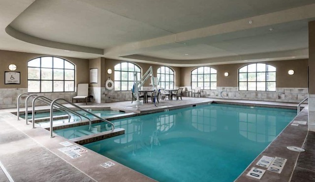 Great Studio | Free Breakfast, Indoor Pool in Altoona