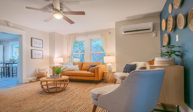 Gorgeous apt, pets, hot tub & fire pit, walk -> DT Frederick in Frederick