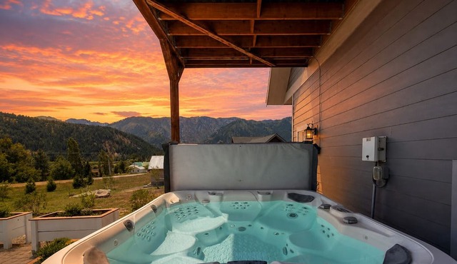 Near Town | Views | Hot Tub | Dogs OK | Firepit in Leavenworth