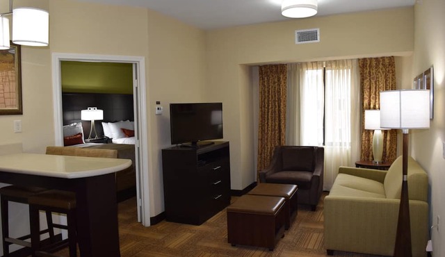 Equipped Suite Near Houston | Shared Outdoor Pool in Tomball