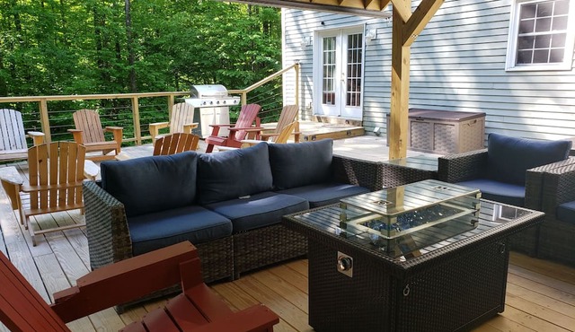 Welcome to Laurel Hill in Beautiful Manchester VT 5 Bedrooms Sleeps 10 EVCharger in Manchester