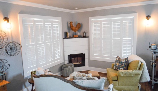 Luxury on the farm: private guesthouse overlooking year round creek. in Milton-Freewater