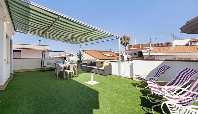Apartment 'A Due Passi Dal Mare' with Sea View, Wi-Fi and Air Conditioning
